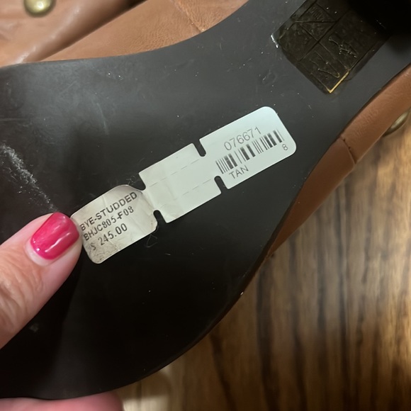 studded boots - Picture 4 of 4